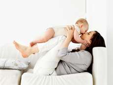 Baby: Schnelle Schritte: Die Entwicklung Ihres Babys in den Monaten 4 bis 6